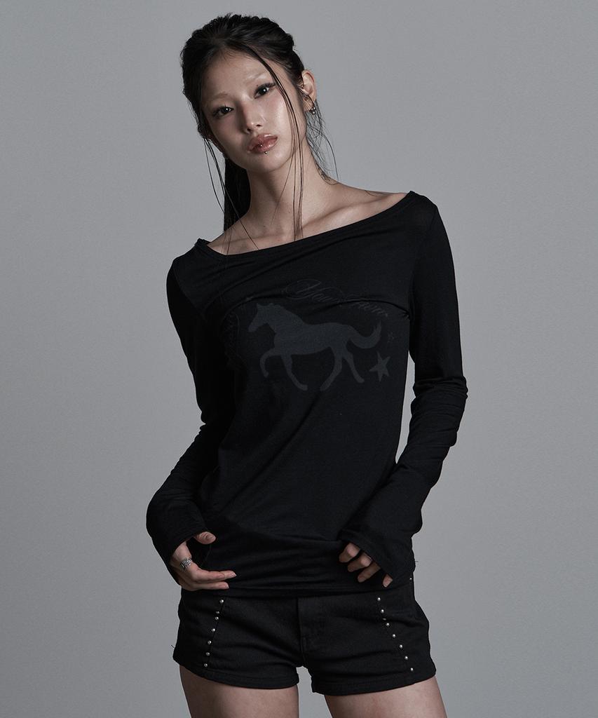 Aejeuyua Horse Boat Neck Long Sleeve Black