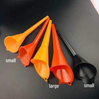 Imbuto di Plastica Compatto con Beccuccio Lungo per Olio Motore, Lavaggio Auto e Rifornimento Moto
