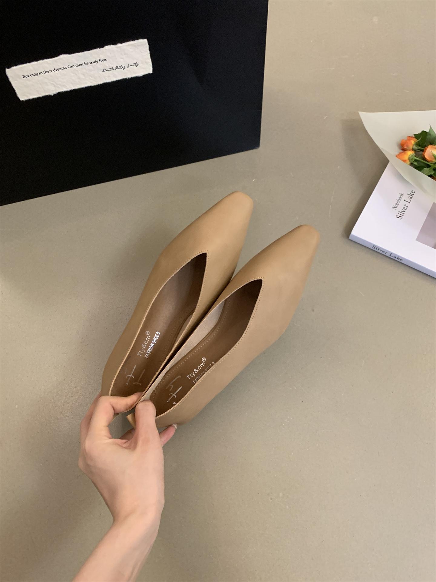 

Fashion 2025 New Sweet Pretty Comfy Shoes For Women Summer Elegant Mary Janes Cute Casual Flats Female Shoes Low Heeled Soft Soled Flats 35