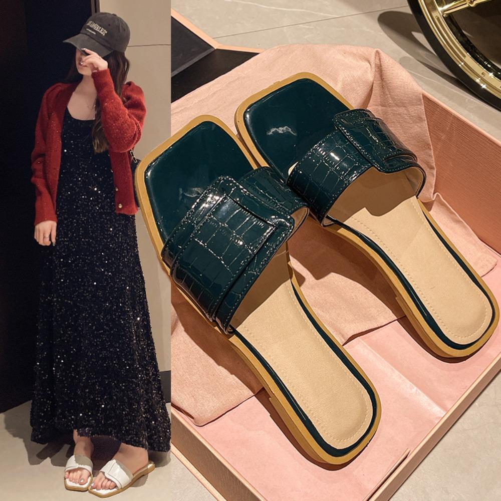 High-end Flat Sandals and Slippers for Women 2026 New Arrival Slides for Women All-match Fashionable Beach Slippers