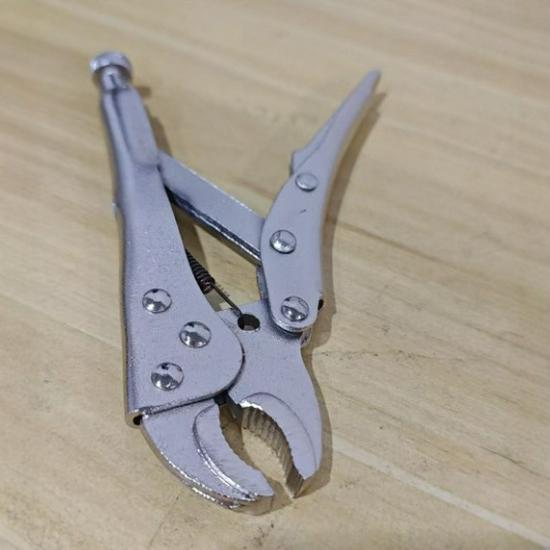 Heavy-Duty Multifunctional Needle-Nose Pliers with Round Jaw for Quick Fixes and Gripping