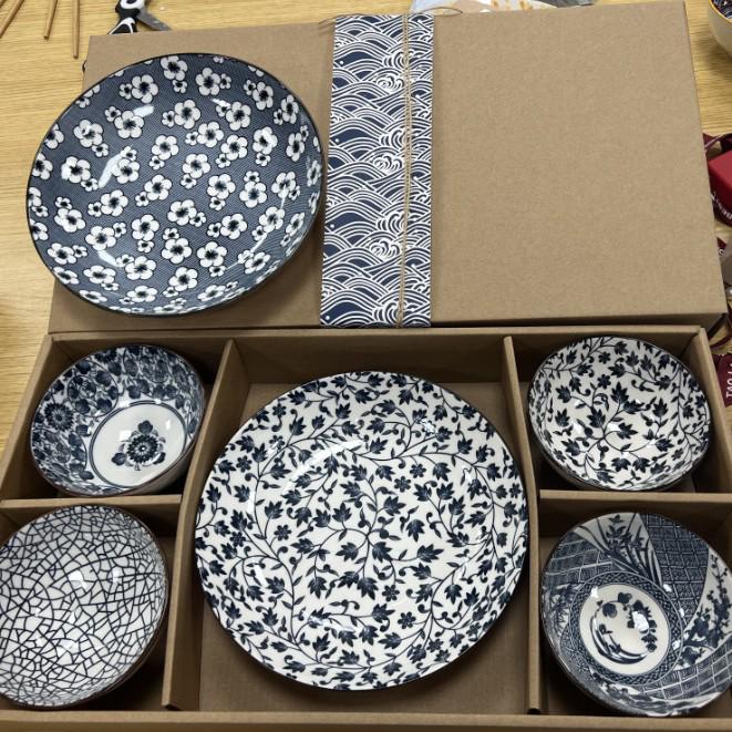 Juego de Vajilla de Porcelana Azul y Blanca Japonesa - Cuencos y Platos de Cerámica Caja de Regalo