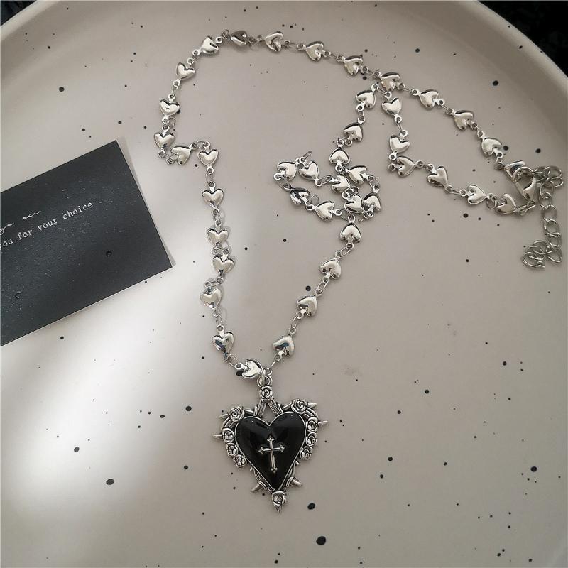 Gothic Bat Cross Dark Thorn Love Heart Pendant Black Bead Stacked Necklace Y2K Personalized Halloween Charm Grunge Jewelry Gift