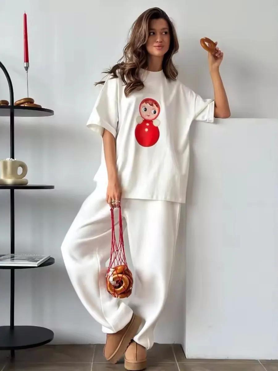 Basic white oversized T-shirt with matryoshka XL