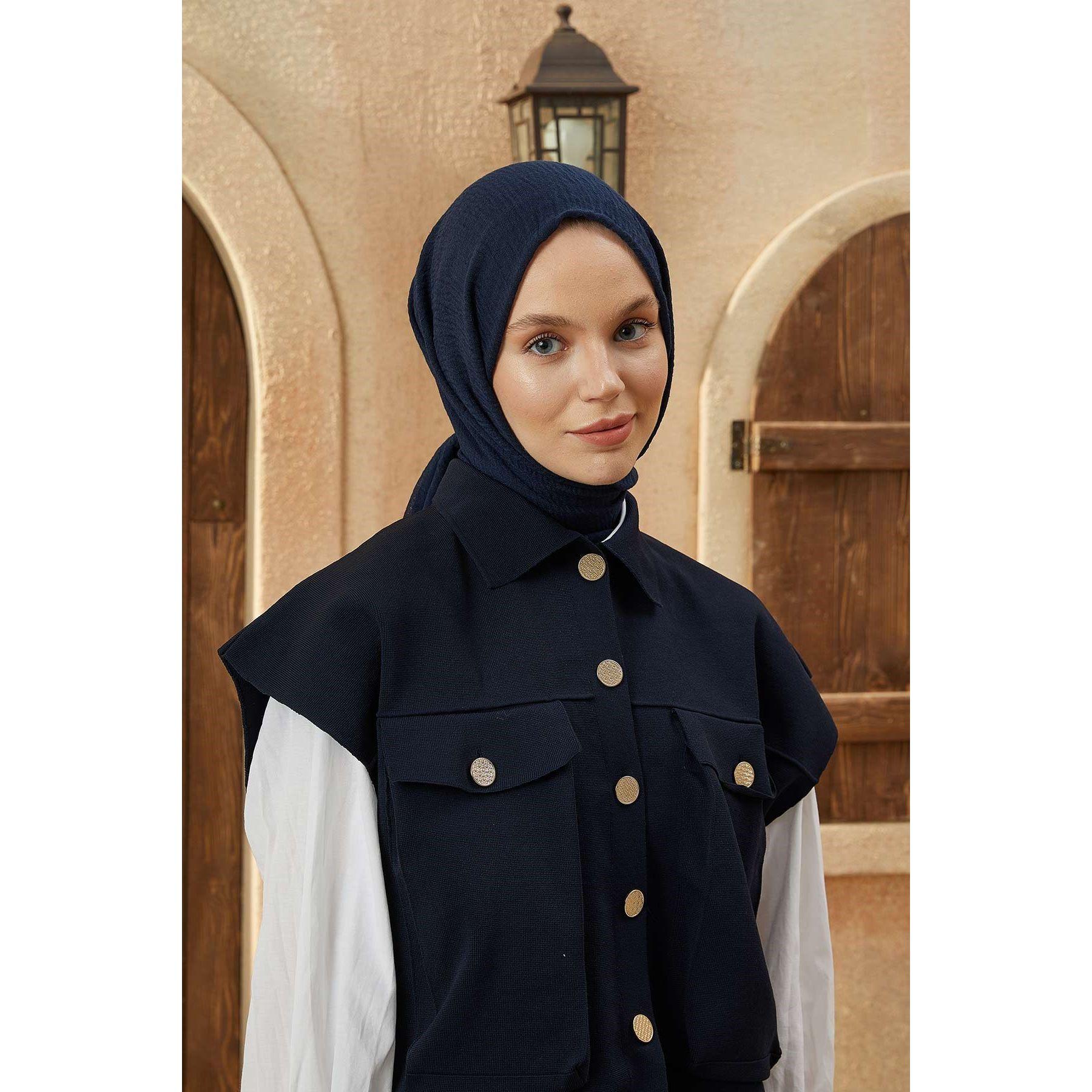 

Crepe Hijab Navy Blue STD синій