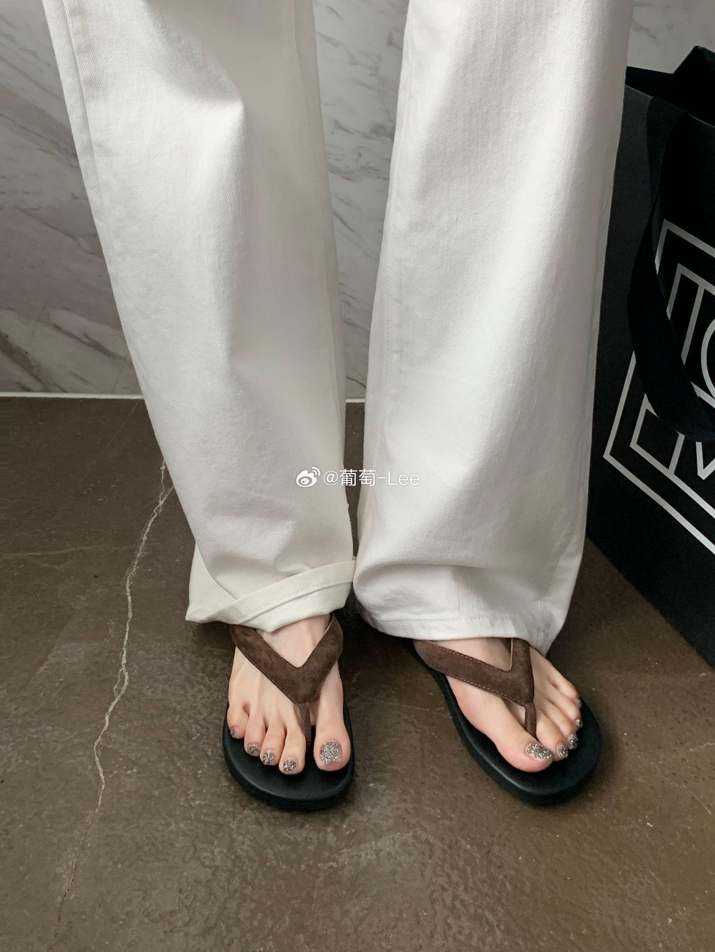 

Spot second hair! Grape mother same shoes minimalist toe beach vacation fashionable contrasting color versatile flip-flops women 40