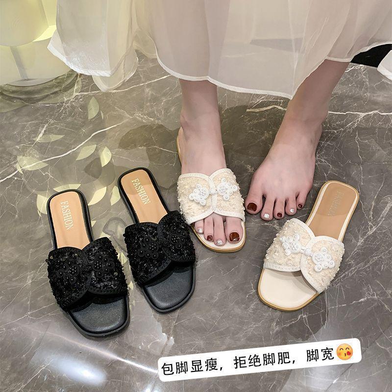 Xiaoxiangfeng versatile women's shoes 2025 summer new pearl one-word cool slippers rhinestone fashion women's one-word flat bottom