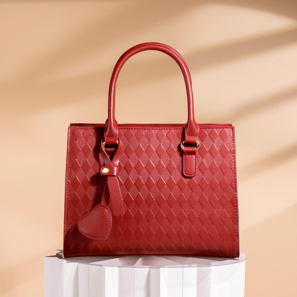 Red Women's Bag 2024 New Model Niche Bridal Wedding Bag Large Capacity Handbag Niche Quilted Shoulder Crossbody Bag