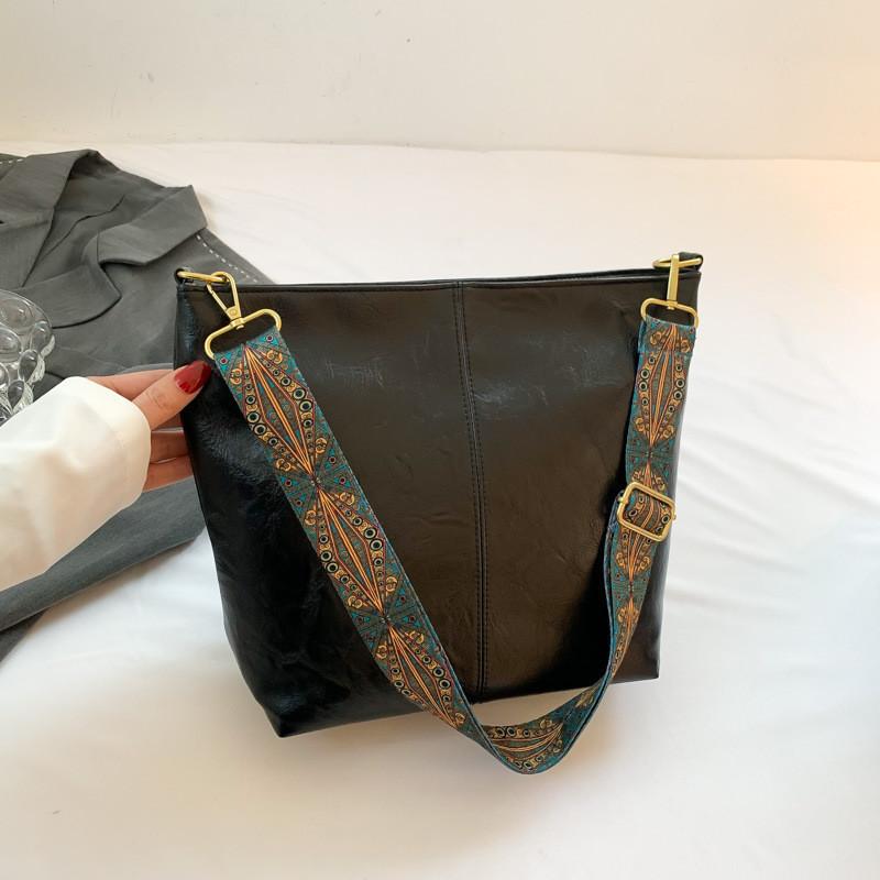 Trendy Street Style Pu Shoulder Bag For Women 2023 Summer Casual Commuting