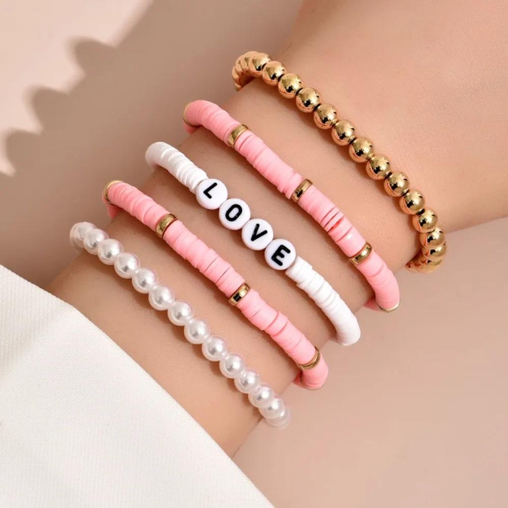 Set di Braccialetti Impilabili Arcobaleno Bohemien per Donna Ciondolo a Forma di Cuore Argilla Morbida Ceramica Perline Stratificate Catena Braccialetto Gioielli Boho Femminili