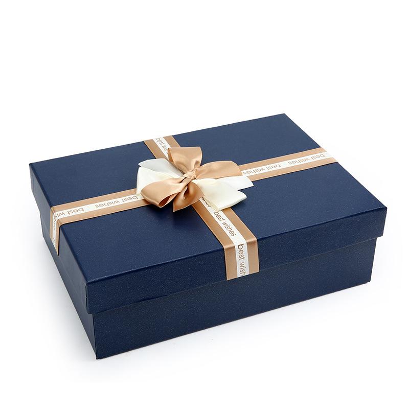 Luxury Gift Box: Elegant Birthday Packaging for a Touch of Ceremony