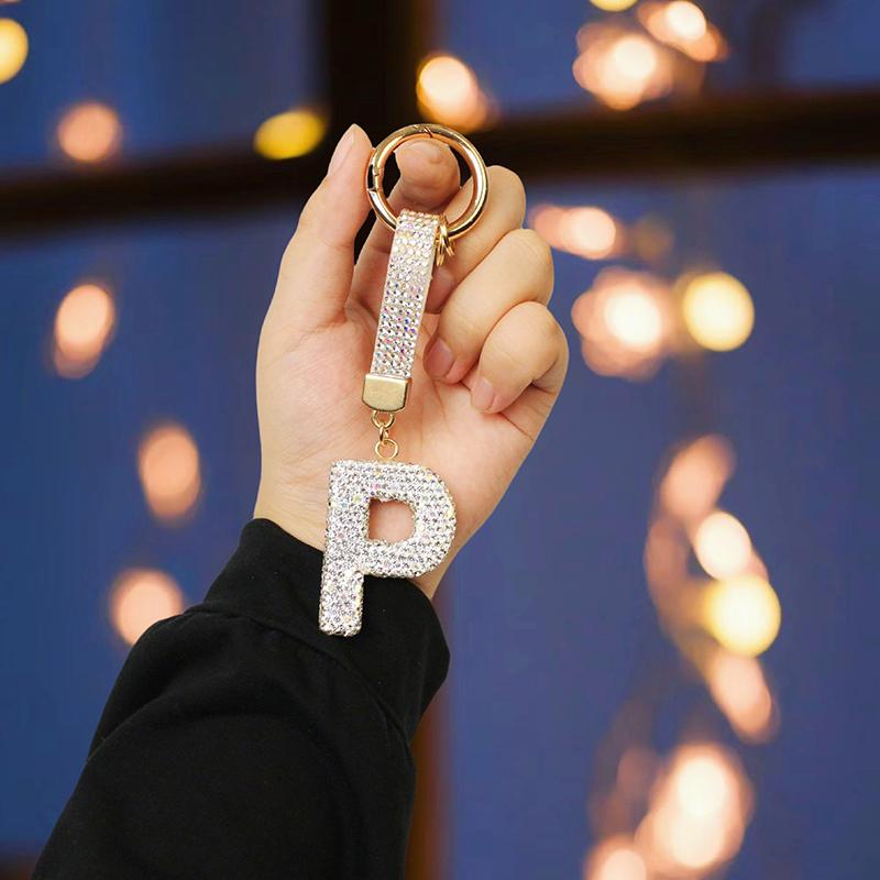 1PC Keychains Ideal Gift Letter Design Bling Key Ring Accessory Full Rhinestone Design Lucky Pendant 26 Alphabet Letters