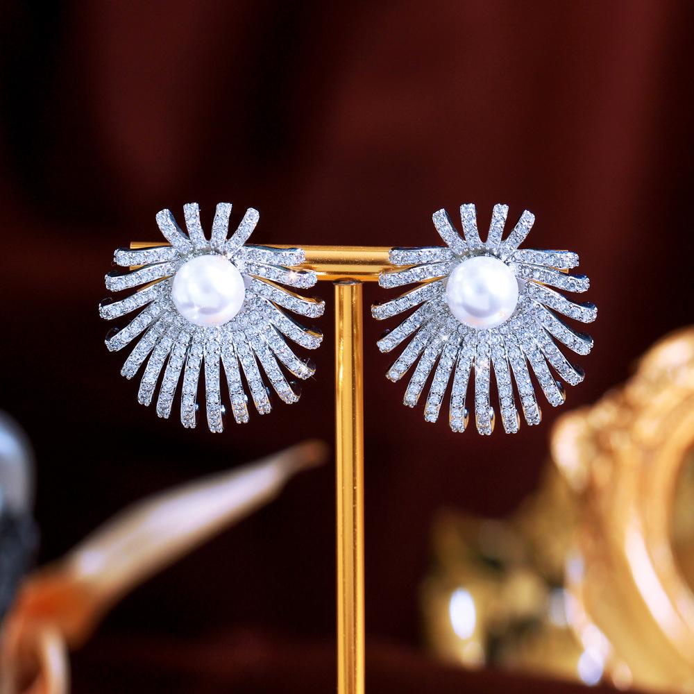 

Серьги-иглы Французский Ретро Яркий Фейерверк Жемчуг Циркон Дизайн Микро-Инкрустированы Бриллиантовыми Пуссетами