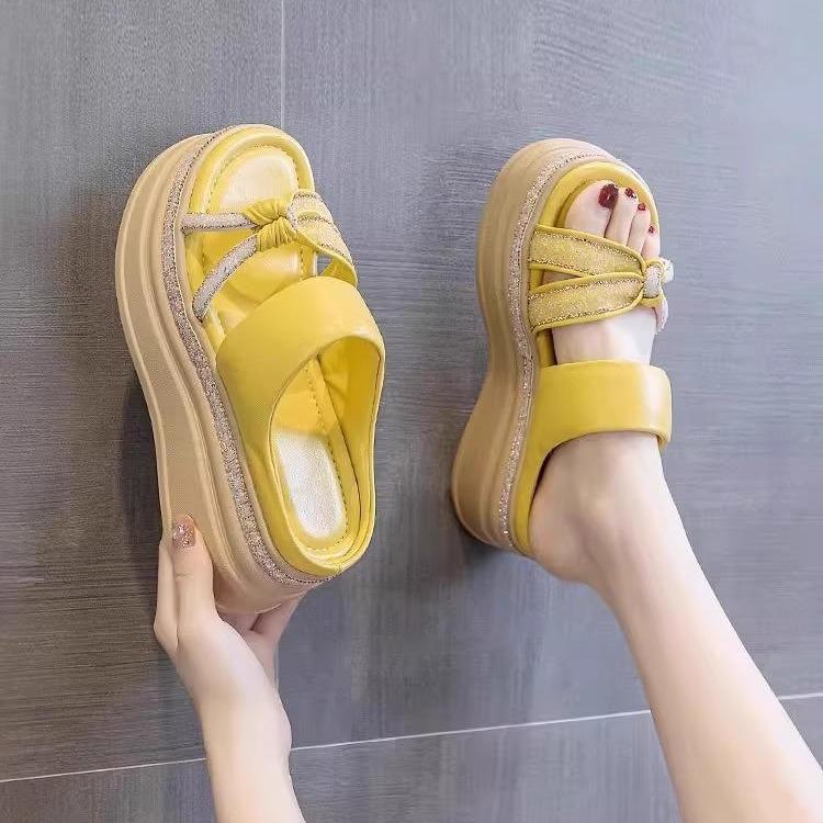 Thick bottom inner heel cool slippers women wear 2025 summer new fashion Internet celebrity muffin wedge heel