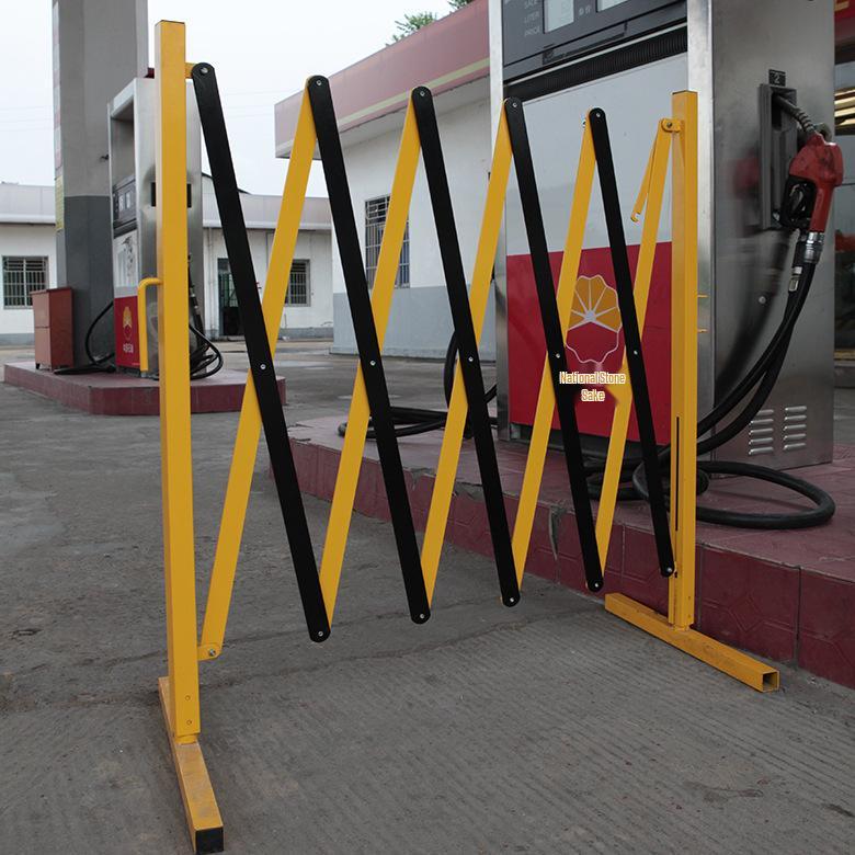 Portable Adjustable Guardrail: Movable, Retractable Safety Barrier for Outdoor Use