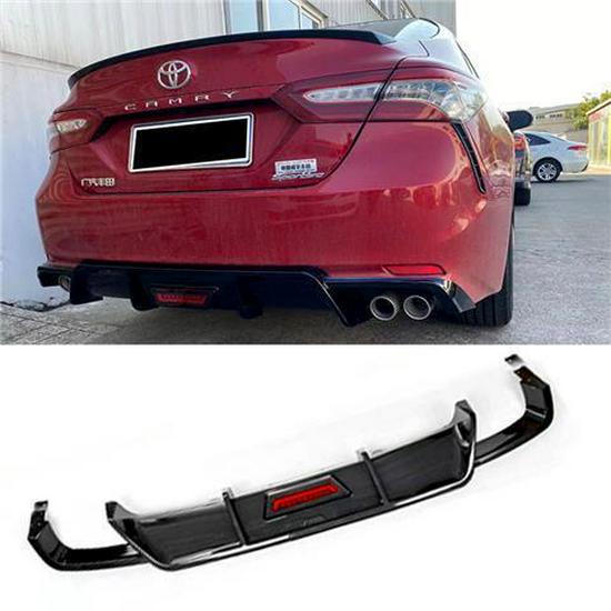 Zadný difúzor Toyota Camry 2018-2022 s navigačnými svetlami