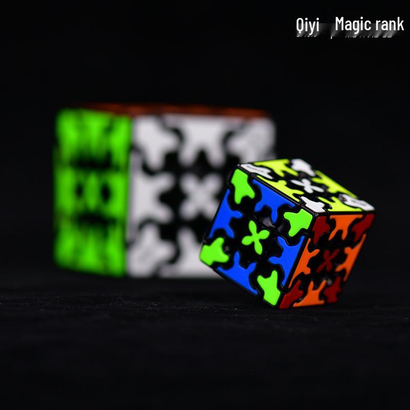 Qiyi 3cm Mini Gear Keychain: 3x3 Irregular Shape Fun Pendant Cube
