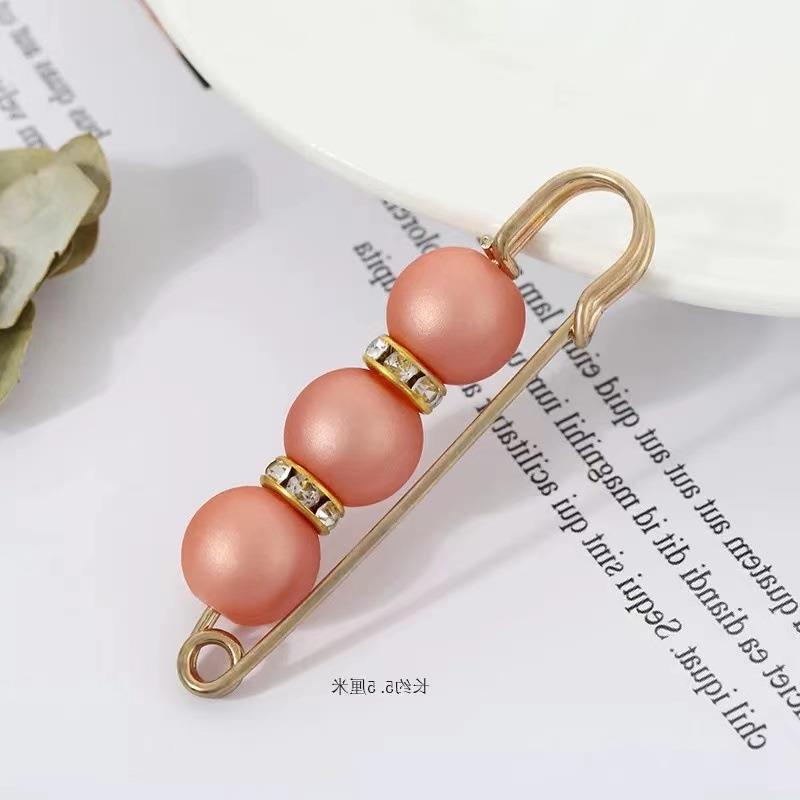 Waist Pin Accessory Brooch for Adjusting Clothing Fit and Preventing Exposure
