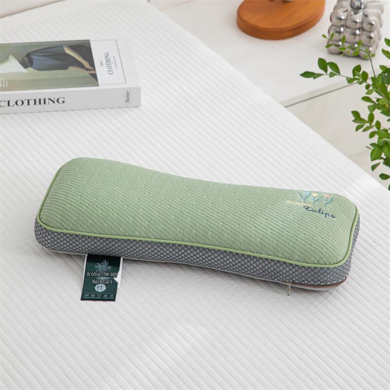 OLOMM Floral Cooling Nap Pillow