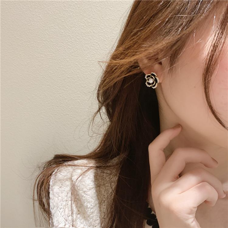 French Flower Camellia Stud Earrings Temperament Retro Earrings Silver Needle Earrings