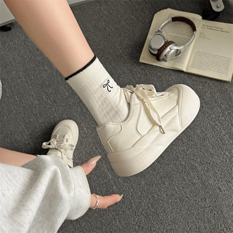 Zapatos de lona zapatos de mujer plataforma primavera transpirable nicho 2025 nuevos versión coreana versátiles zapatos blancos pequeños zapatos de suela gruesa estudiantes