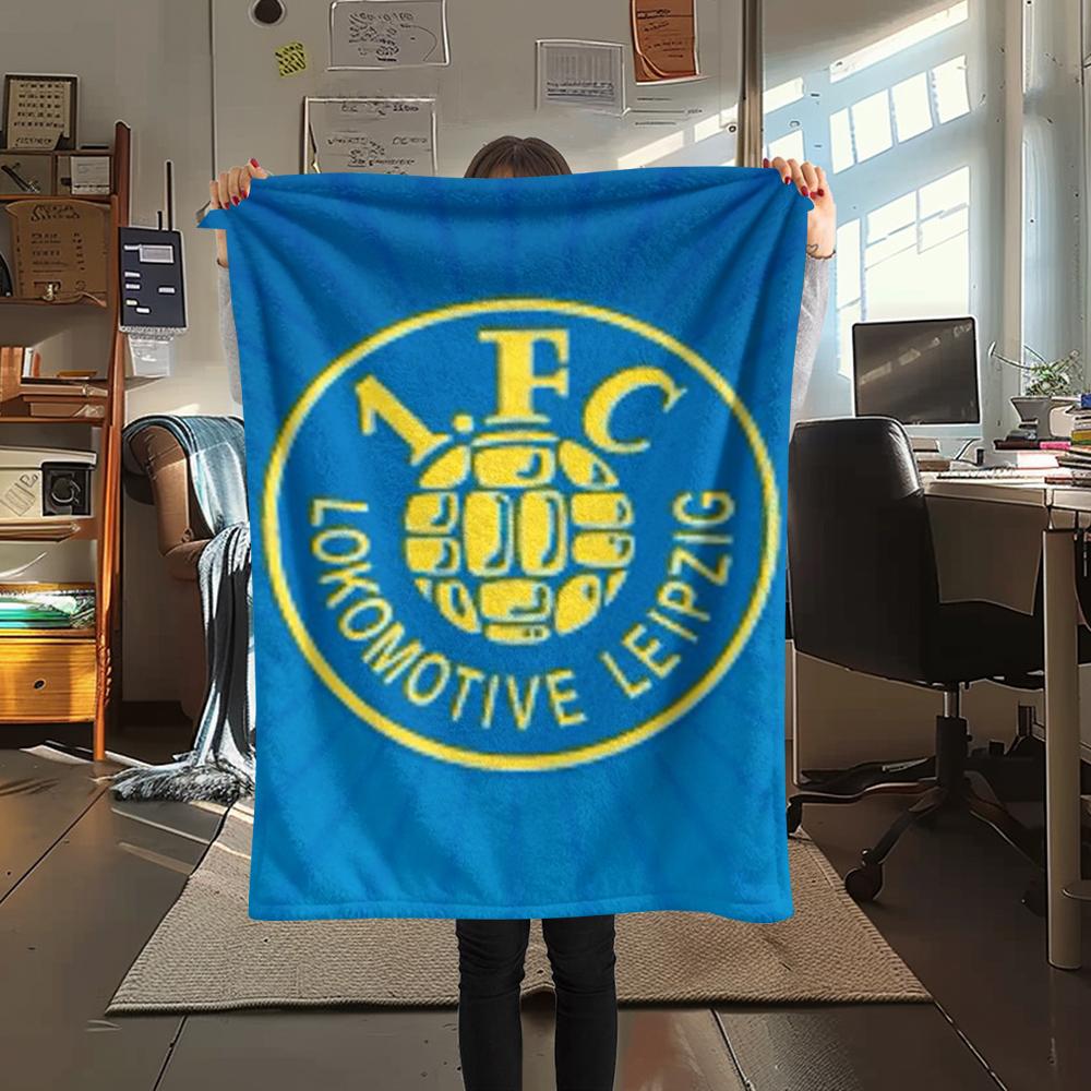 Koc flanelowy z nadrukiem Lokomotive Leipzig, Wysoka jakość, Wygodny na wszystkie pory roku, Wystrój domu, Ciepło i komfort, Idealny na prezenty świąteczne71