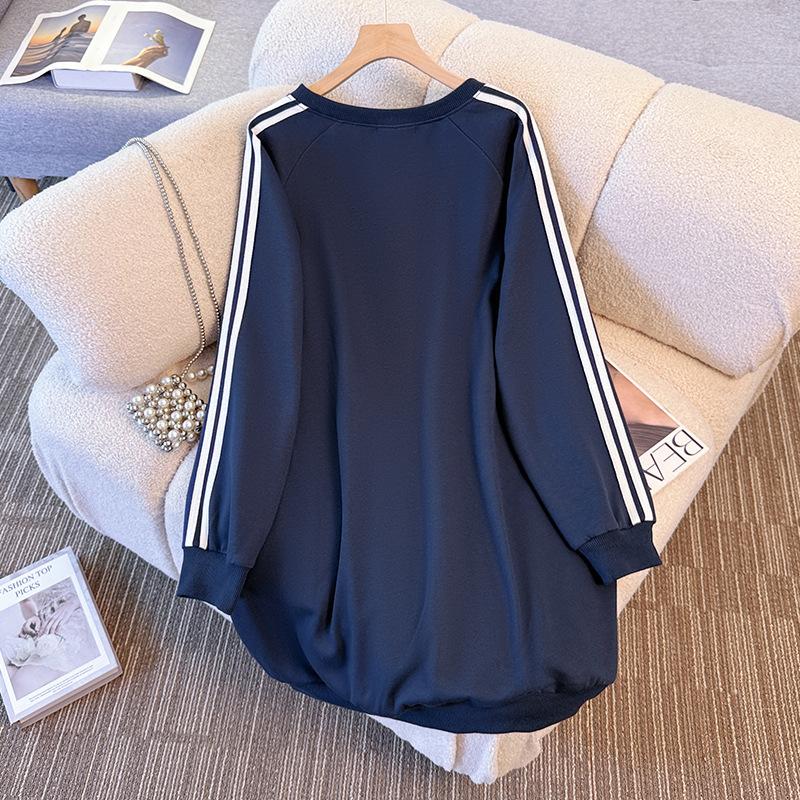 Plus-size Women's Dress with Fleece and Thickening for Winter, Long Loose Solid Color Sweatshirt Dress In A Laid-back Style