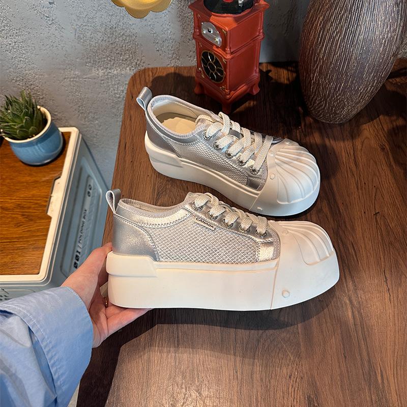 

Foam bottom shell head little white shoes summer new mesh breathable board shoes thick sole heightening shoes casual women s shoes 35 серебряный