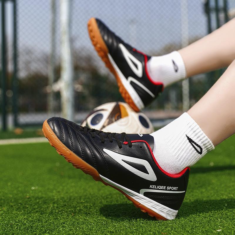 New Low-Top Football Shoes Men'S Non-Slip Broken Nails Youth Training Shoes Wear-Resistant Casual Football Sports Shoes Sneakers