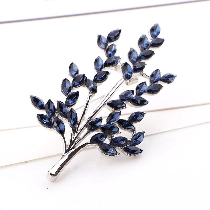 Exquisite High -End Brooch Leaf Crystal Glass Rhinestone Plant Branch Pin Female Fashion