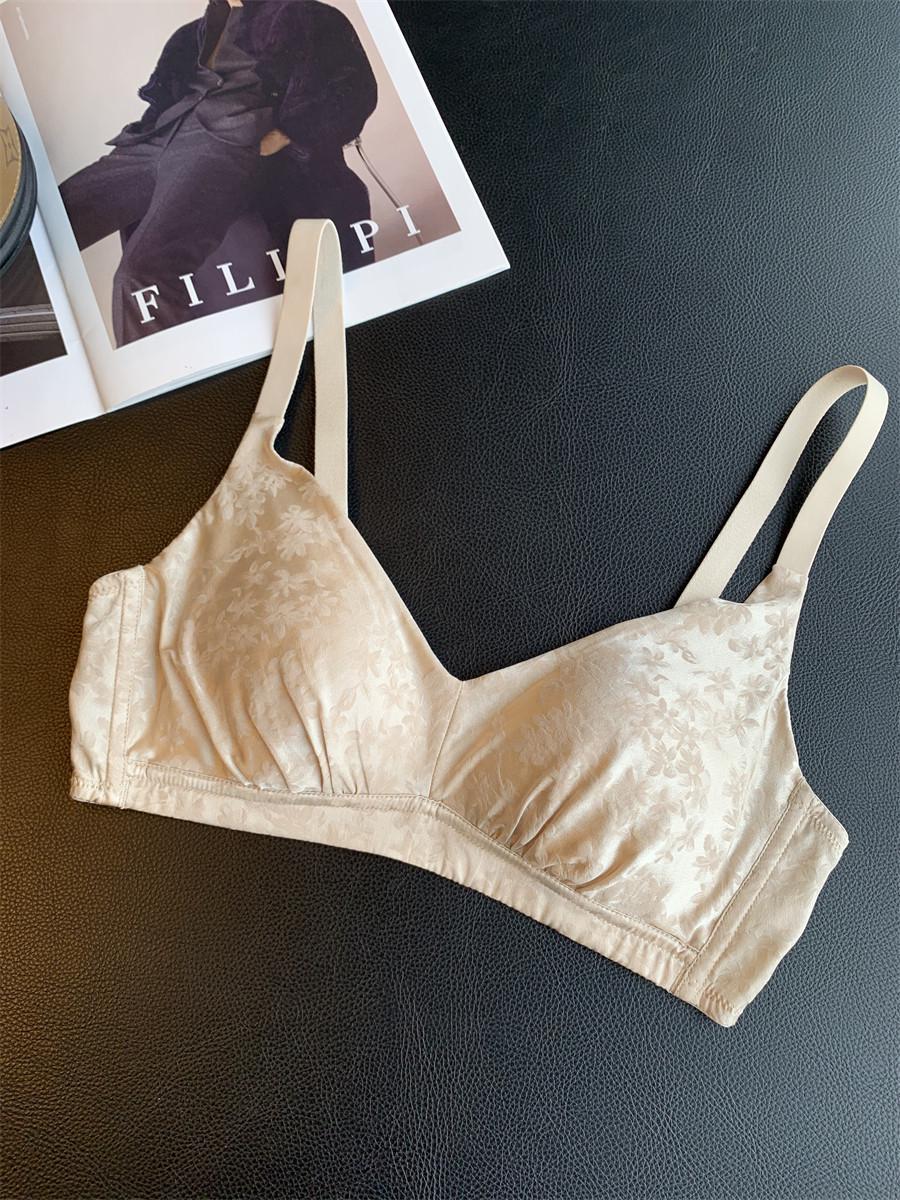 

19 Momme Silk Bra: Luxuriously Soft, Wire-Free Support for Women - Style H022706 Extra Large
