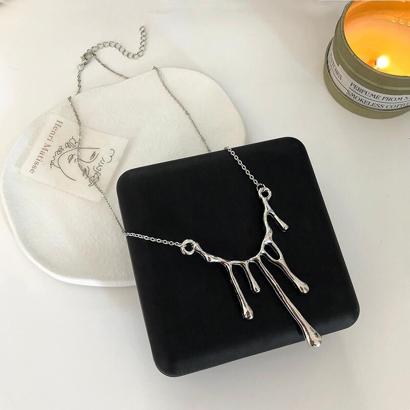 Minimalist Water Droplet Pendant Necklace for Women Men Liquid Lava Metal Irregular Chokers Y2K Accessories Fashion Jewelry Gift