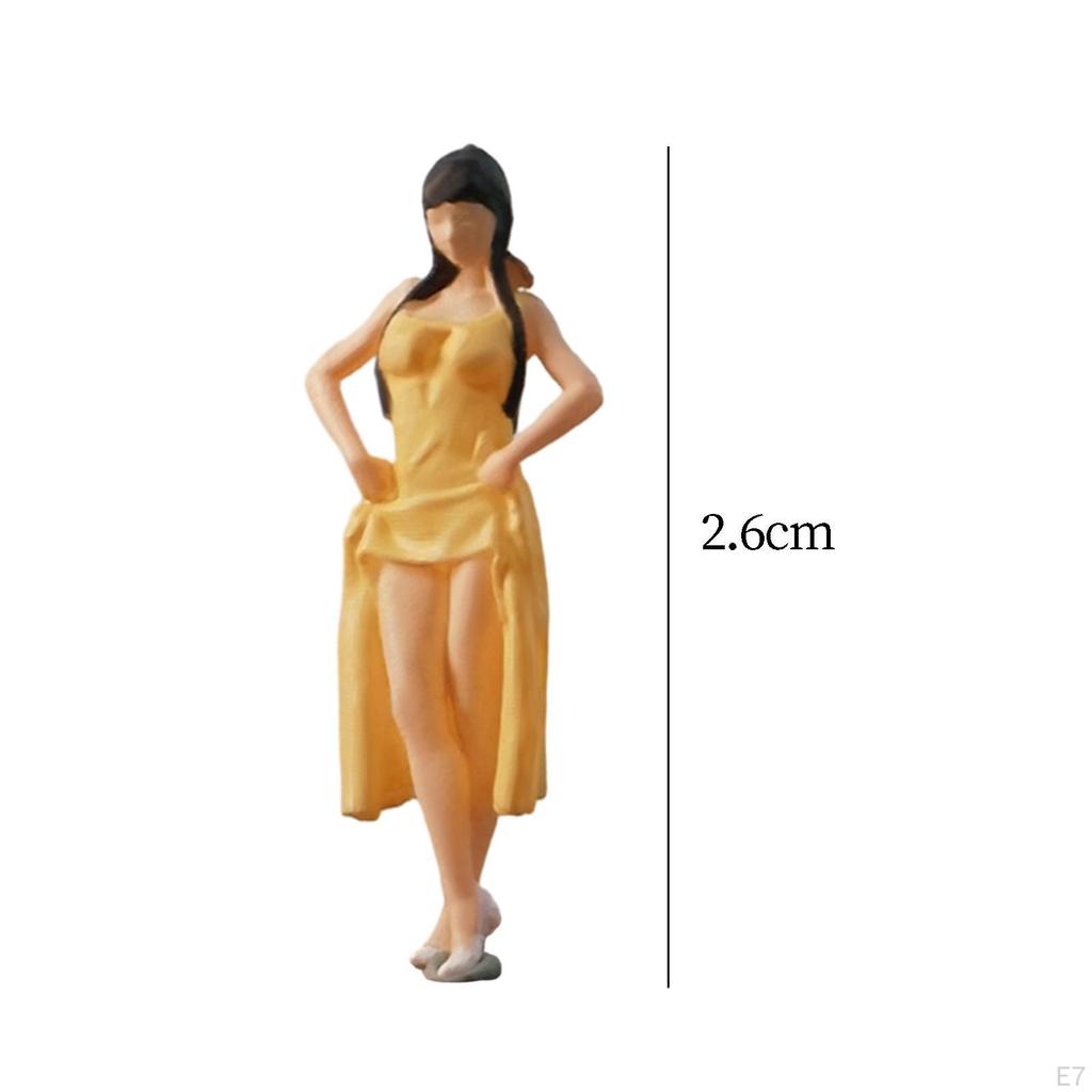 1/64 Diorama Figure Miniature Scene Handpainted Character Lady with Dress Photo Props for Railway