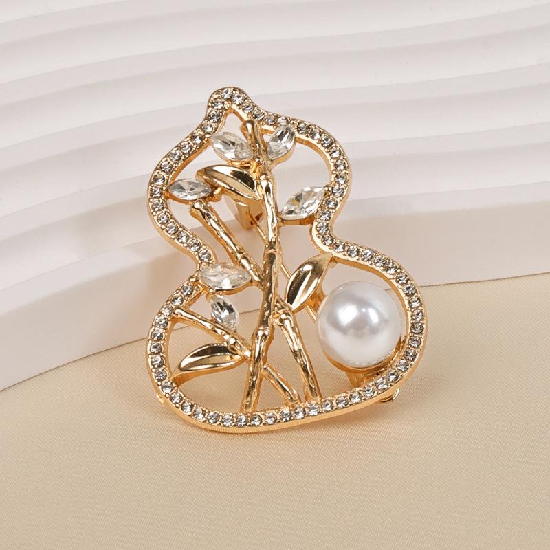 

Hollow Letters Gourd Shape Scarf Buckle Exquisite and Versatile Metal Scarf Buckle Accessories for Clothes Backpacks and Scarves