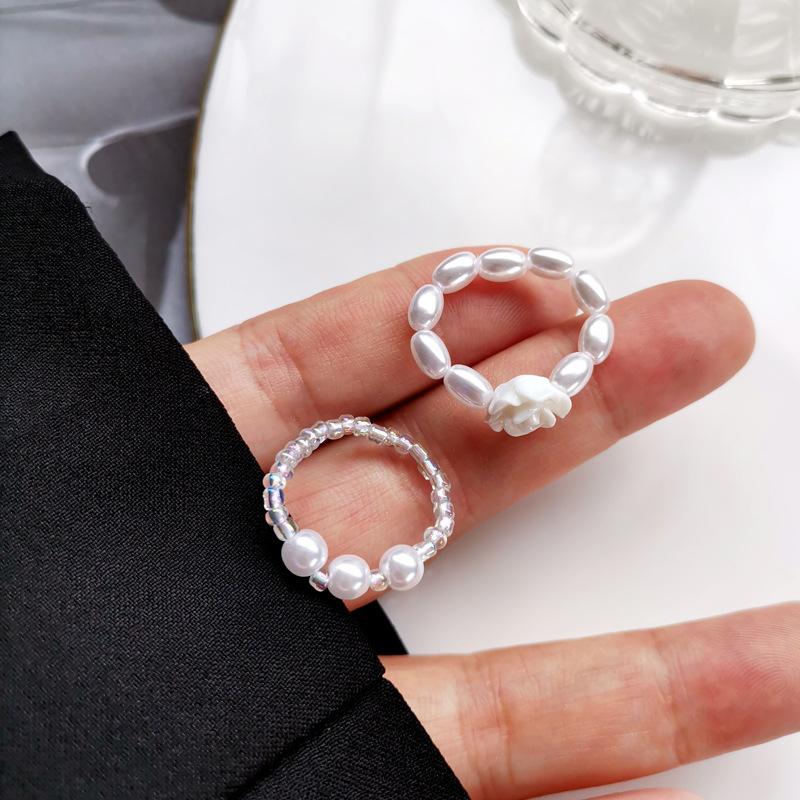HI MAN 4 Pcs/Set Korean Mixed Handmade Pearl Stone Acrylic Small Round Bead Heart Ring Women Classic Elegant Dating Jewelry