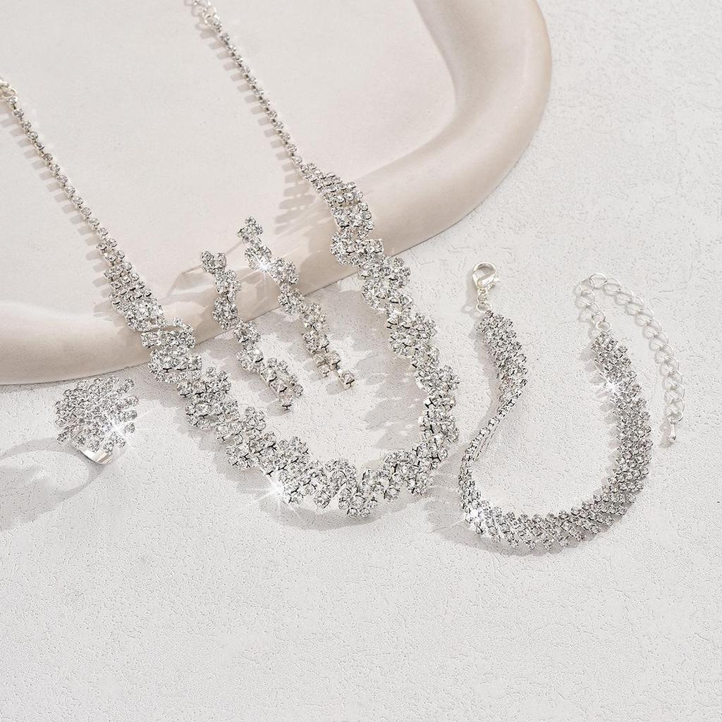 Shiny Diamond-Inlaid High-End Necklace Set: European & American Luxury, Lightweight Elegance, Four-Piece