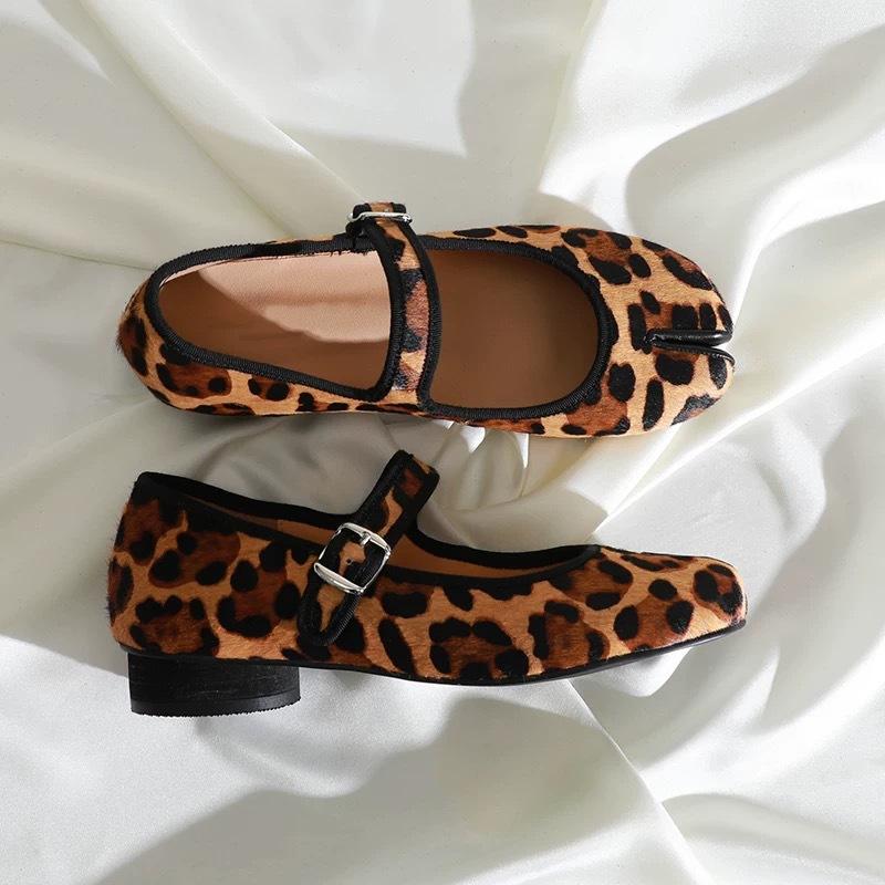 French niche horsehair leopard print pig's trotters split-toed single shoes women's spring thick heels light mouth word with Mary Jane ballet shoes