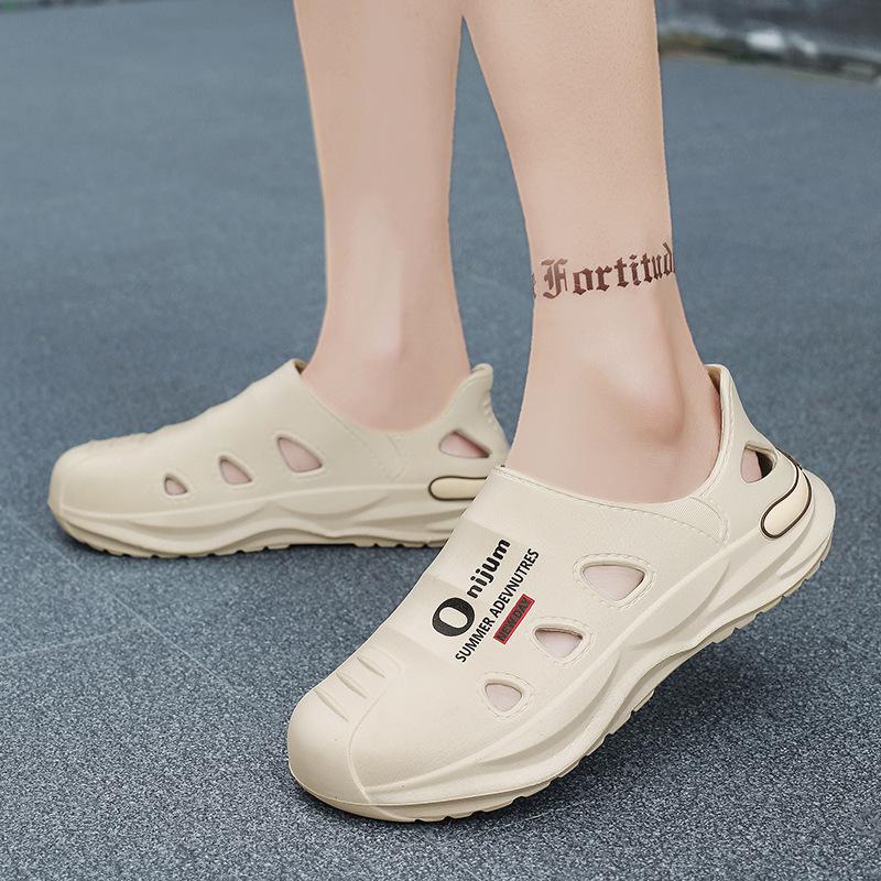 Hole shoes men's 2025 summer new wear non-slip, deodorant, stepping on shit slippers sports and leisure bag head beach shoes