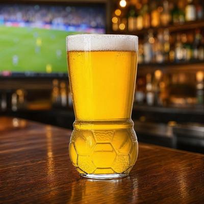 Soccer Beer Glass, Football Bottom Design 460ml Capacity Pint Cup, Clear Glass Mug for Beer Cold Juice, Bar Home Party Use