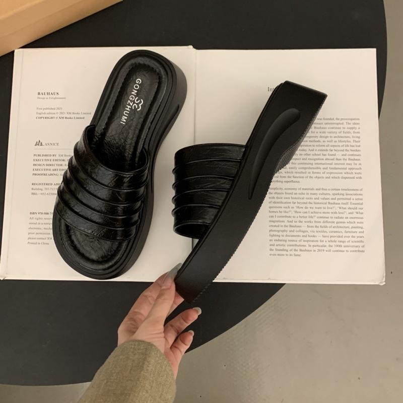 Thick Bottom Heightens Wrinkled Leather One-word Slippers Women's Summer 2025 New Outer Wear Soft Leather Soft Waxy Muffin Bottom Cool Slippers