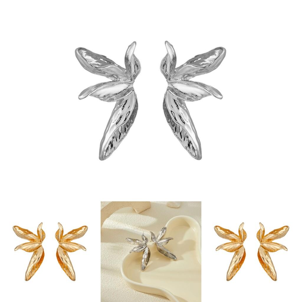 Stunning Retro Three-dimensional Flower Earrings With Leaf Accents For Stylish Women