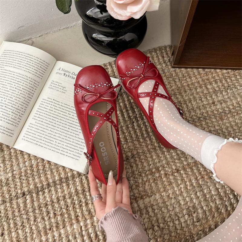 Fashion and lightweight red French fairy wind shallow mouth flat-soled single shoes women's 2025 new spring versatile Mary Jane shoes