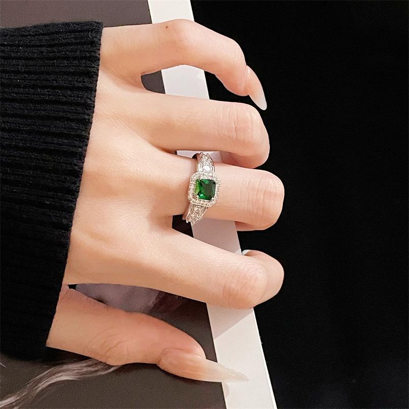 Color Treasure Diamond-Set Open Ring, Light Luxury Retro Niche Design, Unique High-End Sense, Elegant Luxury And Colorful Ring Woman