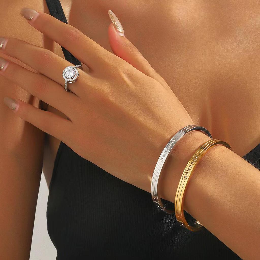 18K Gold Versatile Titanium Steel Bracelet with White Zircon