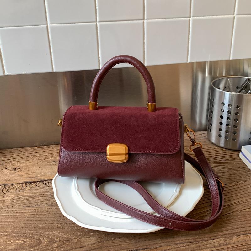 Premium light luxury niche bag women's 2025 new trendy autumn and winter go out hand bag shoulder crossbody small square bag