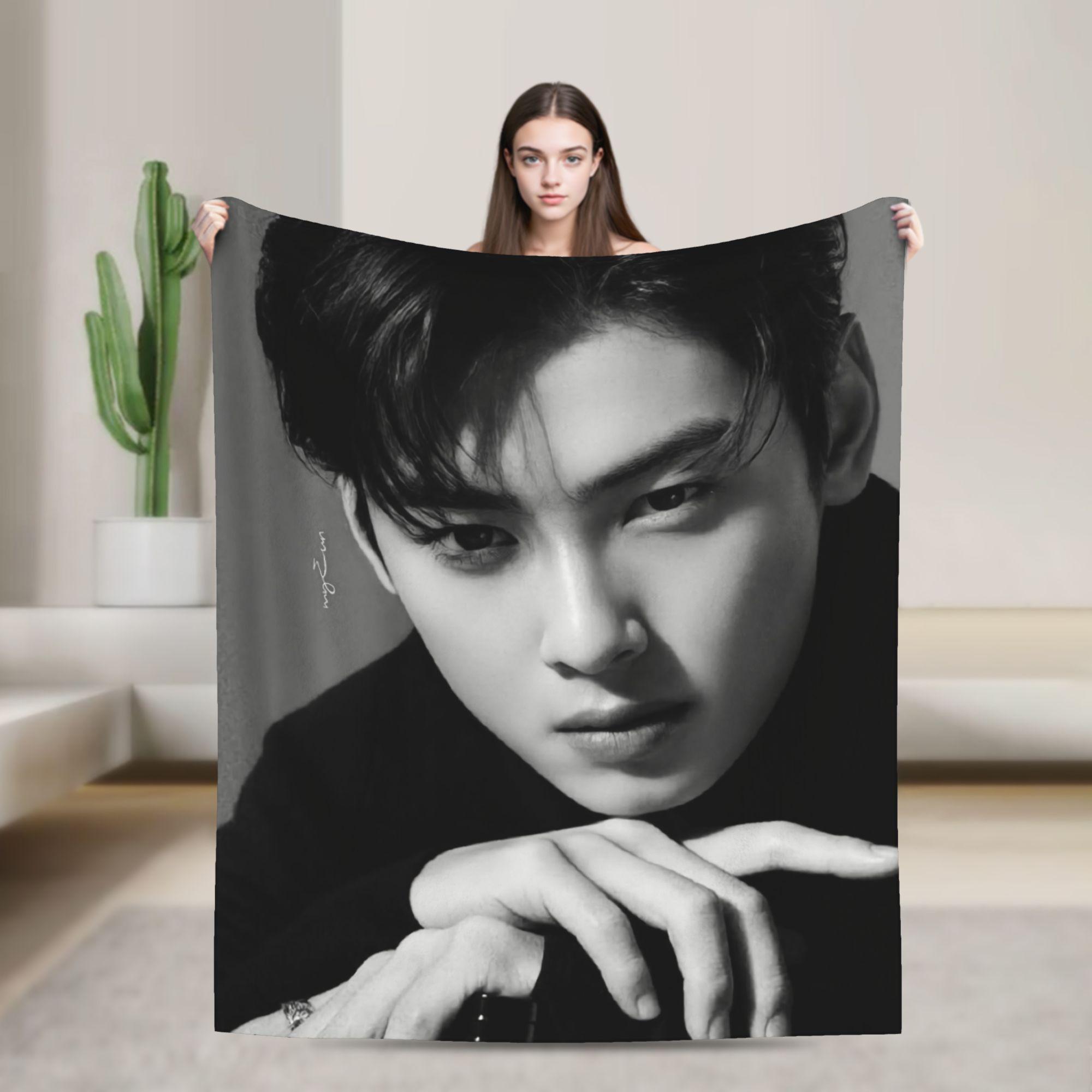 

Cha EunWoo Blanket Quality Warm Soft Throw Blanket Winter Airplane Travel Living Room Funny Bedspread 75x90cm
