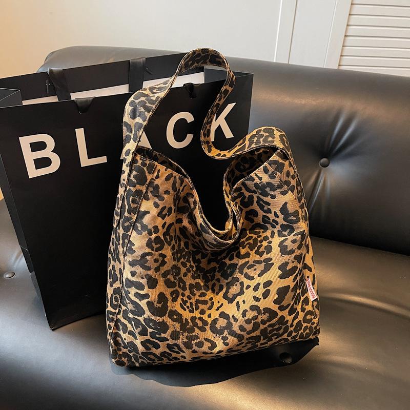 2025 spring new fashionable large-capacity lazy shoulder bag leopard print commuter tote bag leopard print handbag