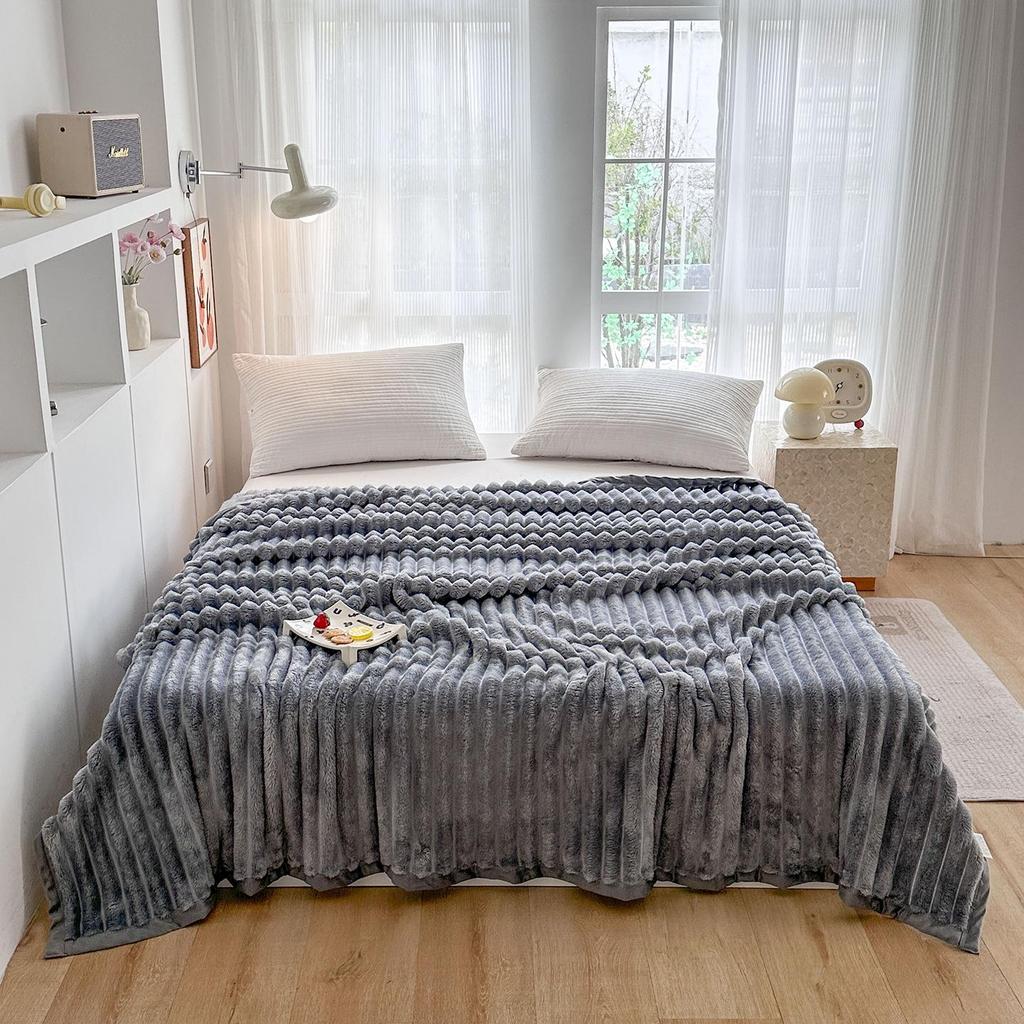 Golden Shell Flannel Plush Blanket: Elegant, Thick, and Warm Rabbit Fur Throw for Sofa or Gift.