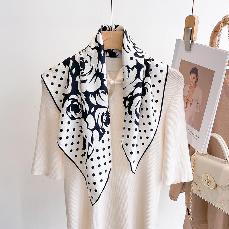 Simple and elegant polka dot camellia mulberry silk scarf women s spring fashion heavy 16 mmi curled silk scarf 66*66cm