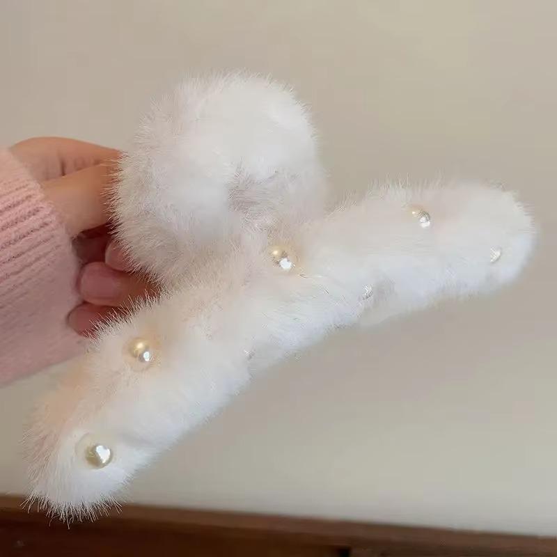Sweet Hair Big Shark Clip Cute Pearl Plush Grab Clip At The Back of The Head Autumn and Winter Hair Accessories Hair Accessories